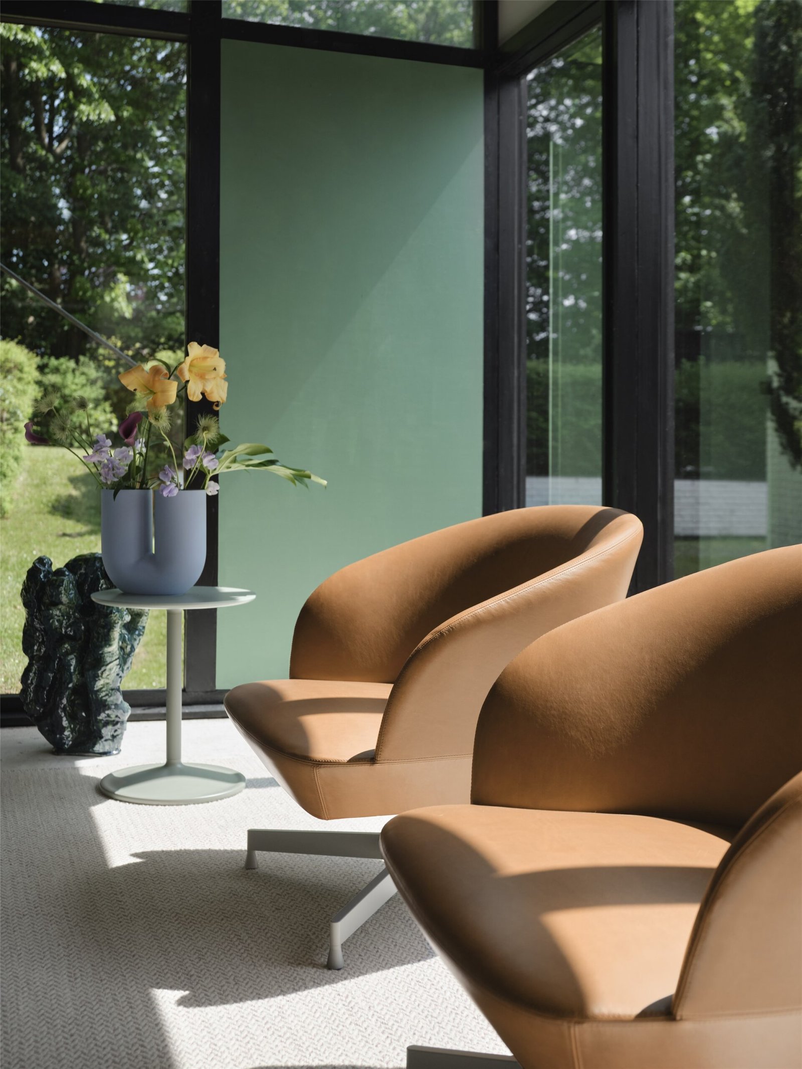 oslo-lounge-chair-refine-leather-cognac-grey-swivel-ply-light-rose-soft-side-dusty-green-muuto-org_150.jpg